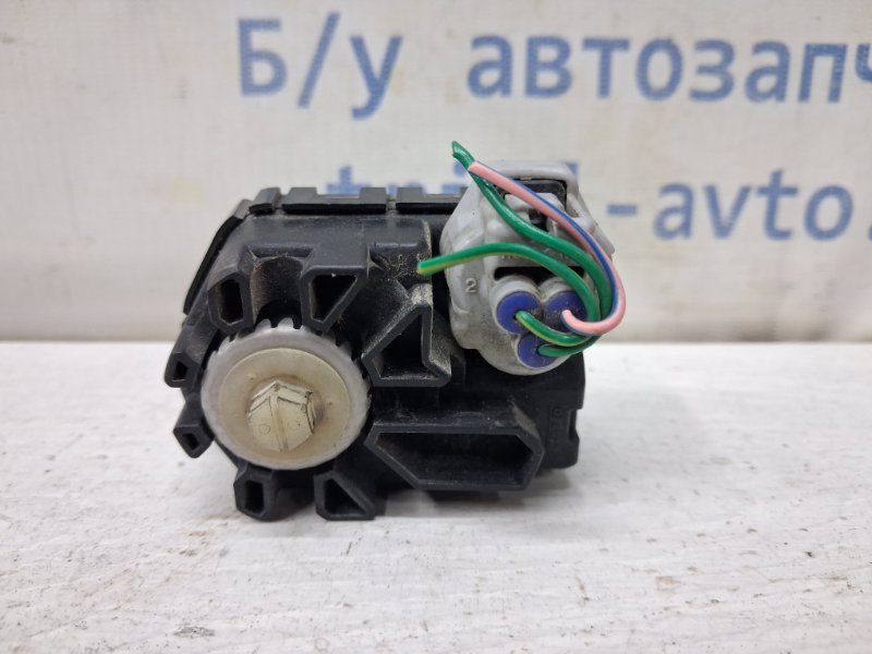 Запчасть корректор фар Toyota Avensis 2002-2010 T25 1.8 бензин 1ZZFE 8566122020 Б/У Корректор фар Toyota Avensis 2002-2010 T25 1.8 бензин 1ZZFE 8566122020 Б/У