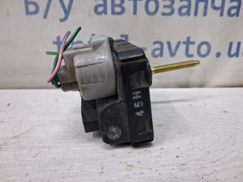 Корректор фар Avensis 2002-2010 T25 1.8 бензин 1ZZFE Корректор фар Avensis 2002-2010 T25 1.8 бензин 1ZZFE