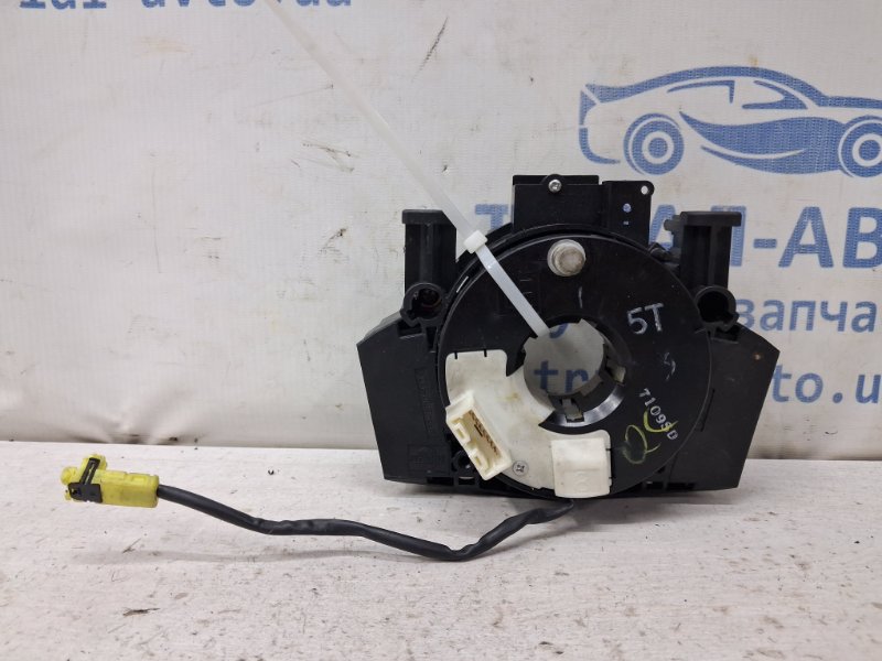 Запчасть шлейф airbag Nissan Tiida 2004-2014 C11 1.6 Бензин HR16 255679U00A Б/У Шлейф AIRBAG Nissan Tiida 2004-2014 C11 1.6 Бензин HR16 255679U00A Б/У