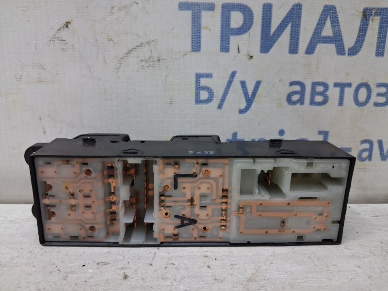 Блок управления стеклоподъемниками Nissan Tiida C11 1.6 Бензин HR16 Блок управления стеклоподъемниками Nissan Tiida C11 1.6 Бензин HR16