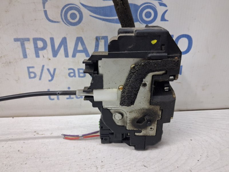 Замок двери задний правый Nissan Pathfinder R51 2.5 Diesel YD25DDTI Замок двери задний правый Nissan Pathfinder R51 2.5 Diesel YD25DDTI