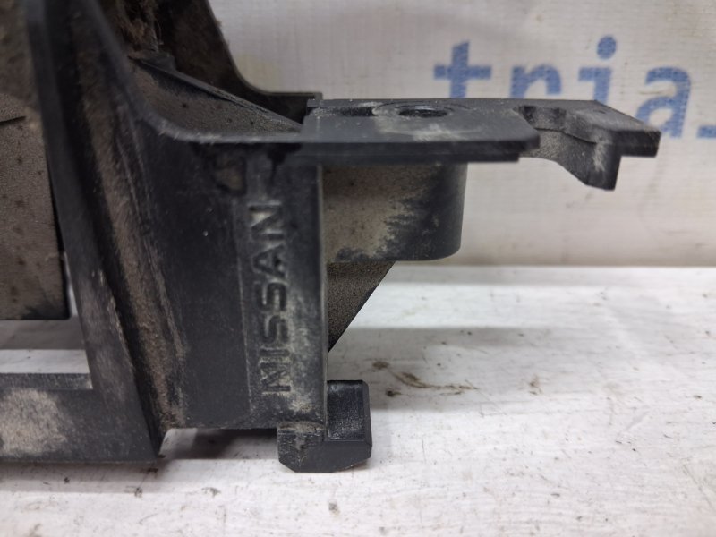 Ручка двери внутренняя правая Nissan Pathfinder R51 2.5 Diesel YD25DDTI
