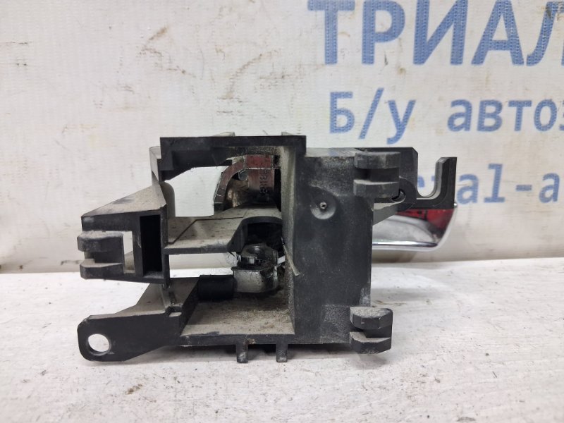 Ручка двери внутренняя правая Pathfinder 2004-2014 R51 2.5 Diesel YD25DDTI