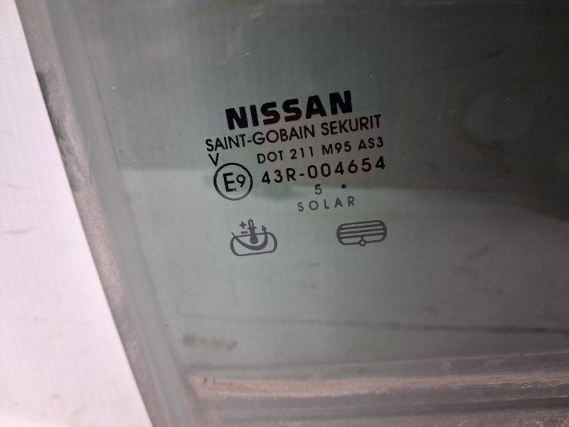 Стекло двери заднее правое Nissan Pathfinder R51 2.5 Diesel YD25DDTI Стекло двери заднее правое Nissan Pathfinder R51 2.5 Diesel YD25DDTI