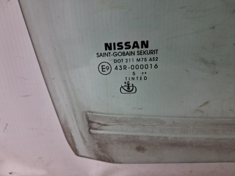 Стекло двери переднее правое Nissan Pathfinder R51 2.5 Diesel YD25DDTI Стекло двери переднее правое Nissan Pathfinder R51 2.5 Diesel YD25DDTI
