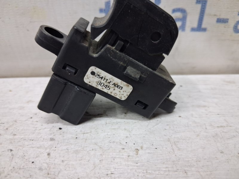 Кнопка стеклоподъемника Nissan Pathfinder R51 2.5 Diesel YD25DDTI Кнопка стеклоподъемника Nissan Pathfinder R51 2.5 Diesel YD25DDTI