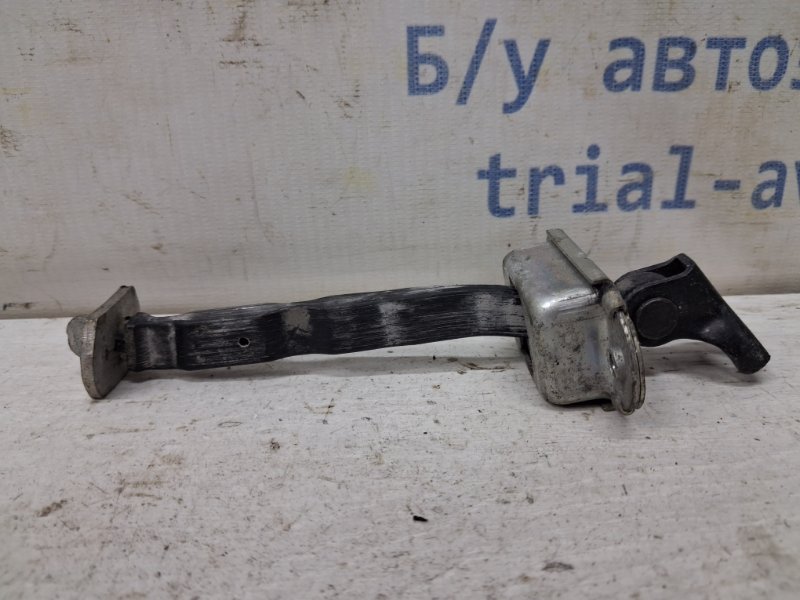 Ограничитель двери передний правый Nissan Tiida 2004-2014 C11 1.6 Бензин HR16 80430ED00A Б/У