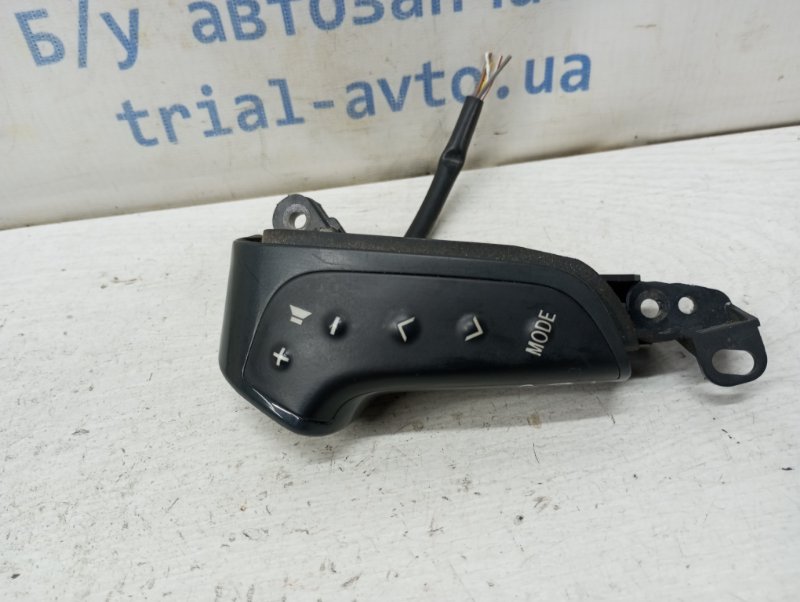 Кнопки руля Avensis 2002-2010 T25 1.8 бензин 1ZZFE Кнопки руля Avensis 2002-2010 T25 1.8 бензин 1ZZFE