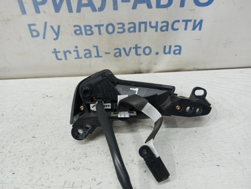 Кнопки руля Toyota Avensis T25 1.8 бензин 1ZZFE Кнопки руля Toyota Avensis T25 1.8 бензин 1ZZFE