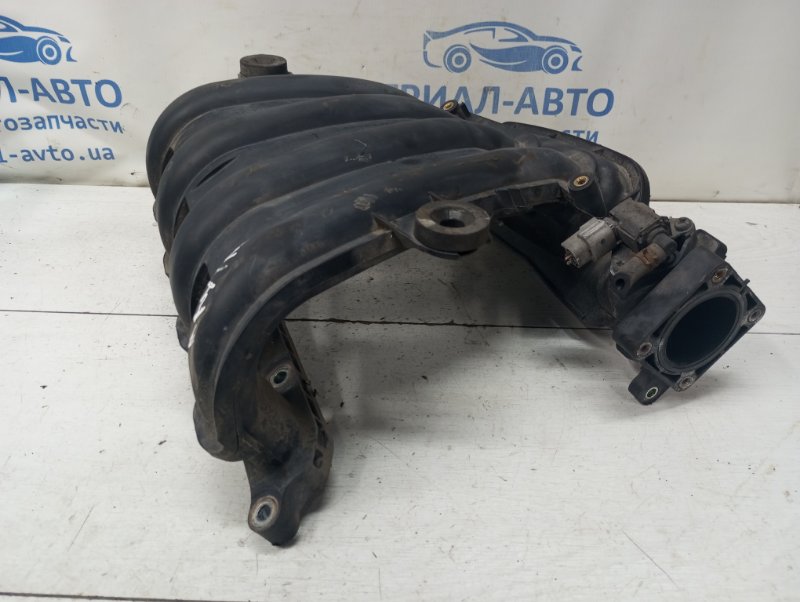 Коллектор впускной пластик Nissan Tiida 2004-2014 C11 1.6 Бензин HR16 14001EE00B Б/У