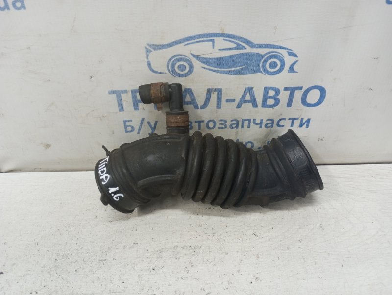 Патрубок воздушного фильтра Nissan Tiida 2004-2014 C11 1.6 Бензин HR16 16578ED00A Б/У