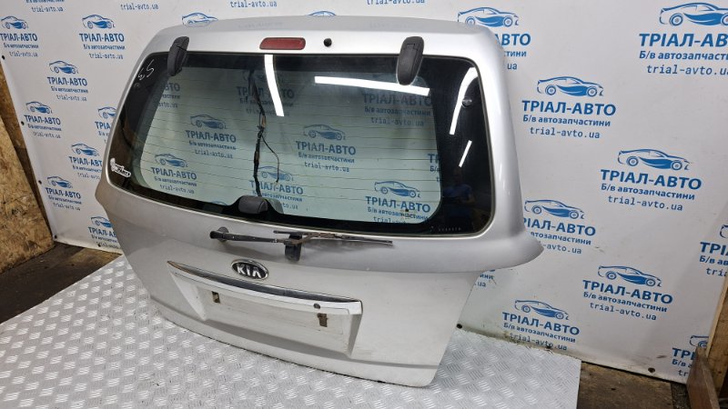 Крышка багажника Рестайлинг Sorento 2002-2011 BL 2.5 diesel D4CB Крышка багажника Рестайлинг Sorento 2002-2011 BL 2.5 diesel D4CB