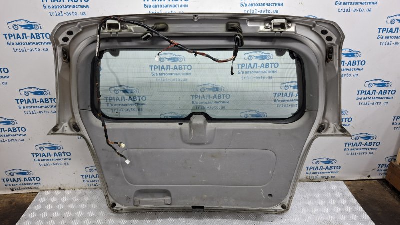 Крышка багажника Рестайлинг Sorento 2002-2011 BL 2.5 diesel D4CB Крышка багажника Рестайлинг Sorento 2002-2011 BL 2.5 diesel D4CB