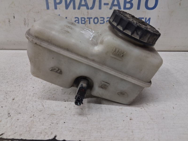 Бачок главного тормозного цилиндра Nissan Pathfinder 2004-2014 R51 2.5 Diesel YD25DDTI 46090EB326 Б/У