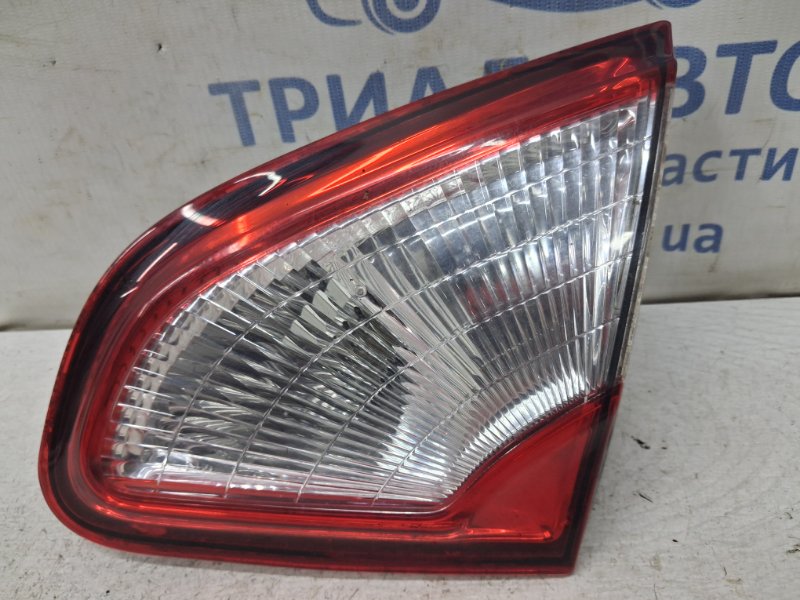 Фонарь задний внутренний правый Nissan Qashqai 2006-2013 J10 1.6 diesel R9M 26550BR01A Б/У