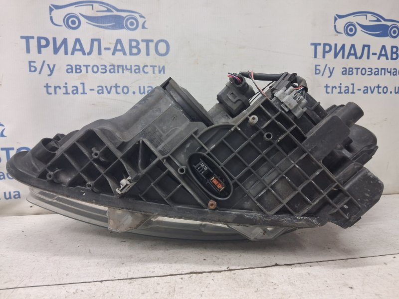 Фара правая Ксенон Qashqai 2006-2013 J10 1.6 diesel R9M Фара правая Ксенон Qashqai 2006-2013 J10 1.6 diesel R9M