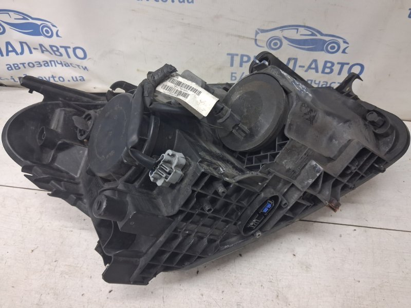 Фара левая Ксенон Qashqai 2006-2013 J10 1.6 diesel R9M Фара левая Ксенон Qashqai 2006-2013 J10 1.6 diesel R9M