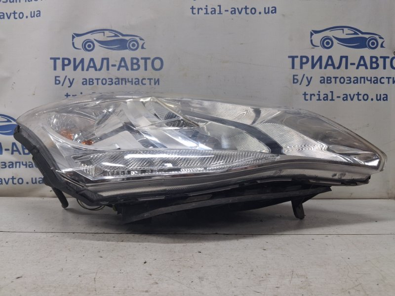 Фара правая галоген SsangYong Korando C200 2.0 diesel D20DTF Фара правая галоген SsangYong Korando C200 2.0 diesel D20DTF