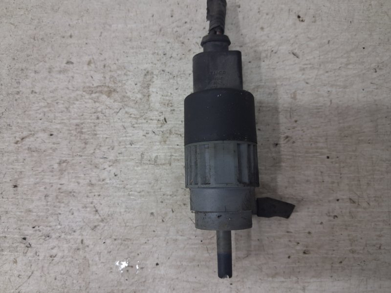 Насос омывателя фар Qashqai 2006-2013 J10 1.6 diesel R9M Насос омывателя фар Qashqai 2006-2013 J10 1.6 diesel R9M