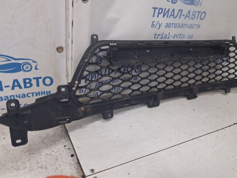 Решетка бампера центральная Korando 2010-2019 C200 2.0 diesel D20DTF