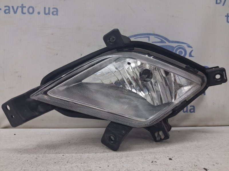 Запчасть фара противотуманная левая SsangYong Korando 2010-2019 C200 2.0 diesel D20DTF 8320134001 Б/У Фара противотуманная левая SsangYong Korando 2010-2019 C200 2.0 diesel D20DTF 8320134001 Б/У