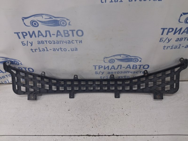 Решетка бампера центральная Korando 2010-2019 C200 2.0 diesel D20DTF Решетка бампера центральная Korando 2010-2019 C200 2.0 diesel D20DTF
