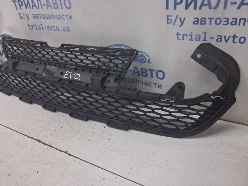 Решетка бампера центральная Range Rover Evoque 2011-2018 L538 2.2 Diesel