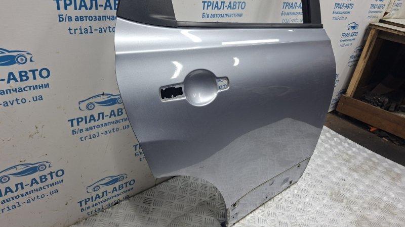Дверь задняя правая Nissan Qashqai J10 1.6 diesel R9M Дверь задняя правая Nissan Qashqai J10 1.6 diesel R9M