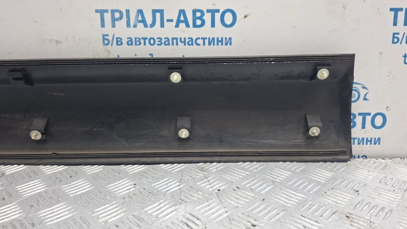 Накладка двери передняя правая Qashqai 2006-2013 J10 1.6 diesel R9M Накладка двери передняя правая Qashqai 2006-2013 J10 1.6 diesel R9M