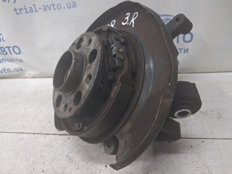 Цапфа задняя правая со ступицей Korando 2010-2019 C200 2.0 diesel D20DTF