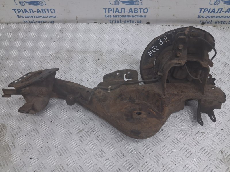 Запчасть рычаг задней подвески продольный правый Nissan Qashqai 2006-2013 J10 1.6 diesel R9M 55501JD00A Б/У Рычаг задней подвески продольный правый Nissan Qashqai 2006-2013 J10 1.6 diesel R9M 55501JD00A Б/У