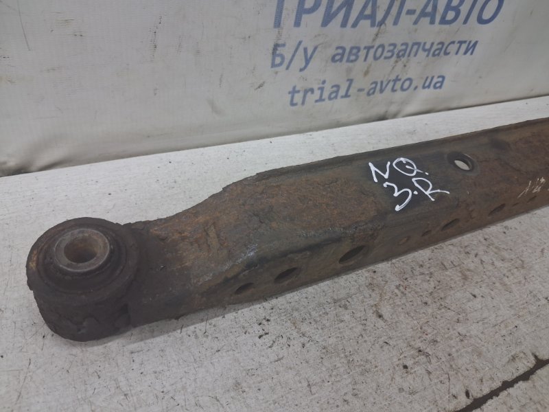 Рычаг задний поперечный нижний правый Nissan Qashqai J10 1.6 diesel R9M Рычаг задний поперечный нижний правый Nissan Qashqai J10 1.6 diesel R9M