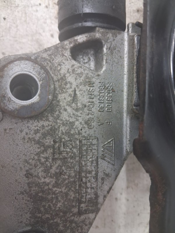 Подушка ДВС правая Qashqai 2006-2013 J10 1.6 diesel R9M Подушка ДВС правая Qashqai 2006-2013 J10 1.6 diesel R9M