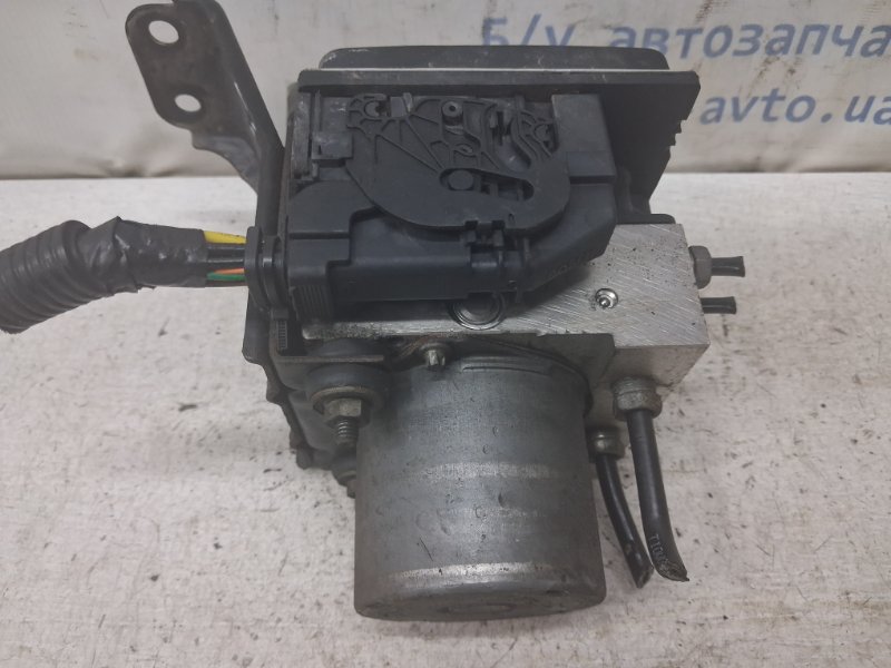 Блок abs Qashqai 2006-2013 J10 1.6 diesel R9M Блок abs Qashqai 2006-2013 J10 1.6 diesel R9M