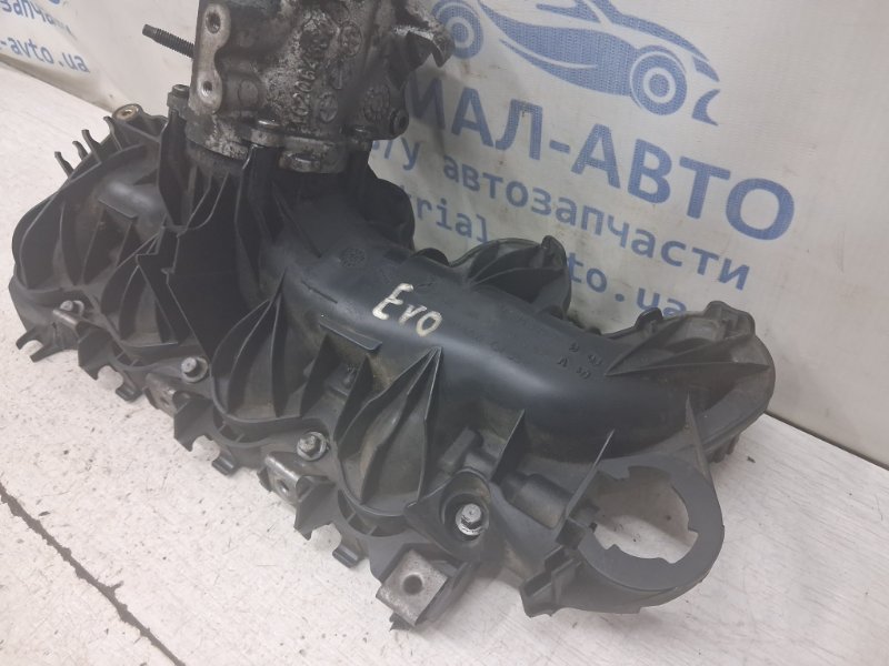 Коллектор впускной пластик Land Rover Range Rover Evoque L538 2.2 Diesel Коллектор впускной пластик Land Rover Range Rover Evoque L538 2.2 Diesel