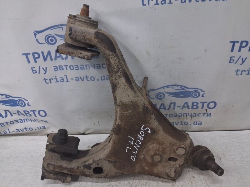 Рычаг передний нижний левый Kia Sorento 2002-2011 BL 2.5 diesel D4CB 545103E100 Б/У