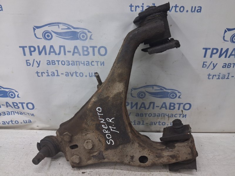 Запчасть рычаг передний нижний правый Kia Sorento 2002-2011 BL 2.5 diesel D4CB 545203E100 Б/У Рычаг передний нижний правый Kia Sorento 2002-2011 BL 2.5 diesel D4CB 545203E100 Б/У