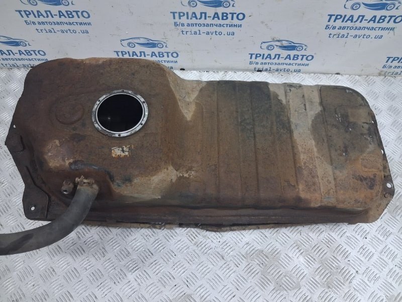 Запчасть бак топливный металлический Kia Sorento 2002-2011 BL 2.5 diesel D4CB 311103E710 Б/У Бак топливный металлический Kia Sorento 2002-2011 BL 2.5 diesel D4CB 311103E710 Б/У