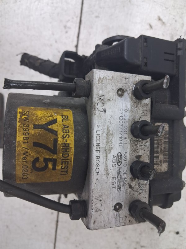 Блок abs Sorento 2002-2011 BL 2.5 diesel D4CB Блок abs Sorento 2002-2011 BL 2.5 diesel D4CB