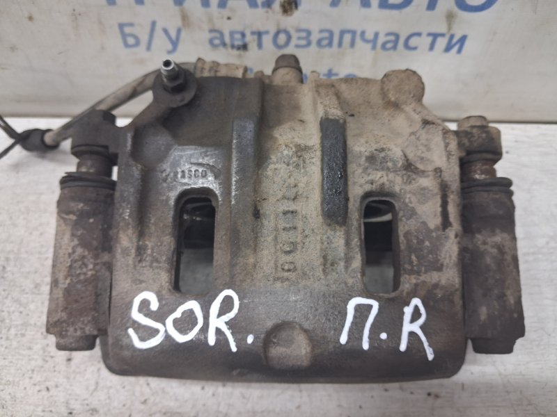 Запчасть суппорт передний правый Kia Sorento 2002-2011 BL 2.5 diesel D4CB 581303E600 Б/У Суппорт передний правый Kia Sorento 2002-2011 BL 2.5 diesel D4CB 581303E600 Б/У