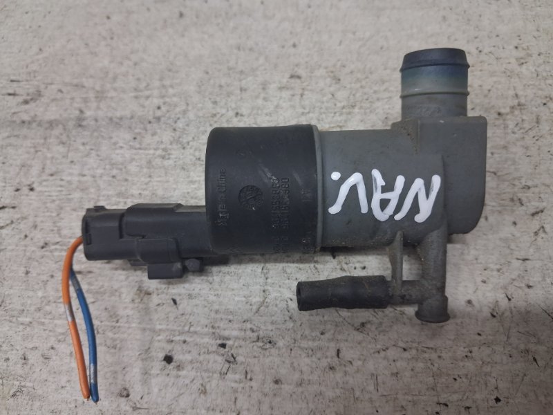 Запчасть насос омывателя стекла Nissan Navara 2004-2015 D40 2.5 Diesel YD25DDTI 28920EB300 Б/У Насос омывателя стекла Nissan Navara 2004-2015 D40 2.5 Diesel YD25DDTI 28920EB300 Б/У
