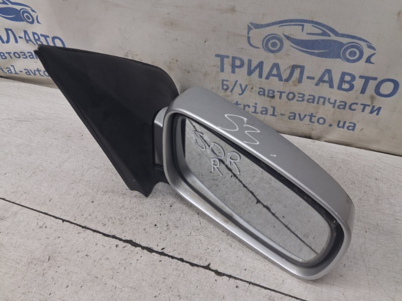 Зеркало правое Sorento 2002-2011 BL 2.5 diesel D4CB