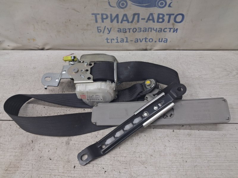 Ремень безопасности передний левый Nissan Navara 2004-2015 D40 2.5 Diesel YD25DDTI H6884EB30B Б/У