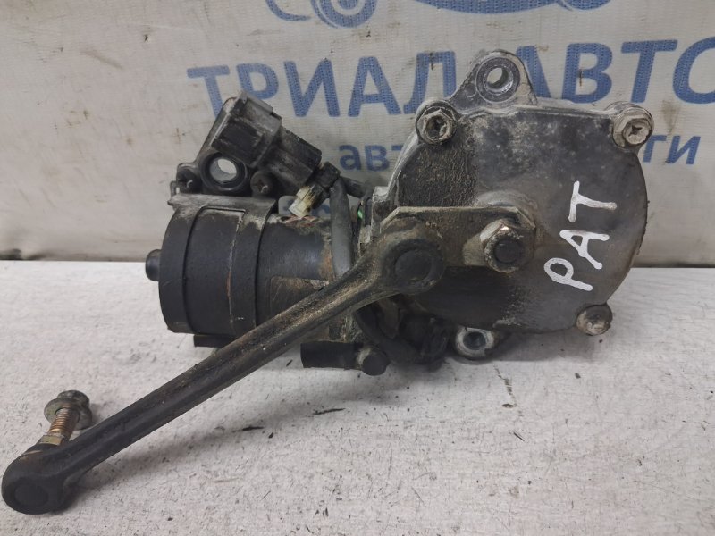 Моторчик блокировки Nissan Pathfinder 2004-2014 R51 2.5 Diesel YD25DDTI 332747s110 Б/У