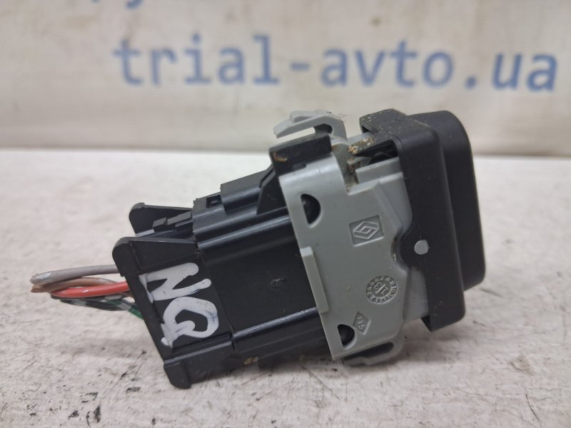 Кнопка подогрева правая Nissan Qashqai J10 1.6 diesel R9M Кнопка подогрева правая Nissan Qashqai J10 1.6 diesel R9M