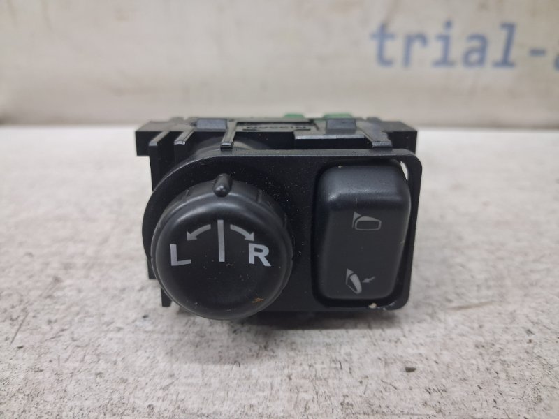 Запчасть блок управления зеркалами Nissan Qashqai 2006-2013 J10 1.6 diesel R9M 25570JD01B Б/У Блок управления зеркалами Nissan Qashqai 2006-2013 J10 1.6 diesel R9M 25570JD01B Б/У