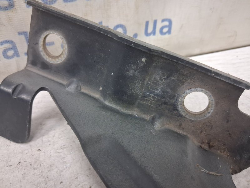 Петля капота правая Korando 2010-2019 C200 2.0 diesel D20DTF Петля капота правая Korando 2010-2019 C200 2.0 diesel D20DTF