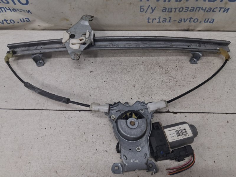 Стеклоподъемник передний правый Navara 2004-2015 D40 2.5 Diesel YD25DDTI