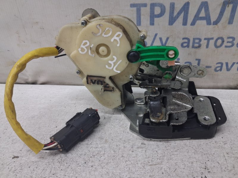 Запчасть замок двери задний левый Kia Sorento 2002-2011 BL 2.5 diesel D4CB 814103E010 Б/У Замок двери задний левый Kia Sorento 2002-2011 BL 2.5 diesel D4CB 814103E010 Б/У