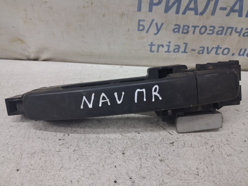 Ручка двери внешняя передняя правая Nissan Navara 2004-2015 D40 2.5 Diesel YD25DDTI 80640EB100 Б/У